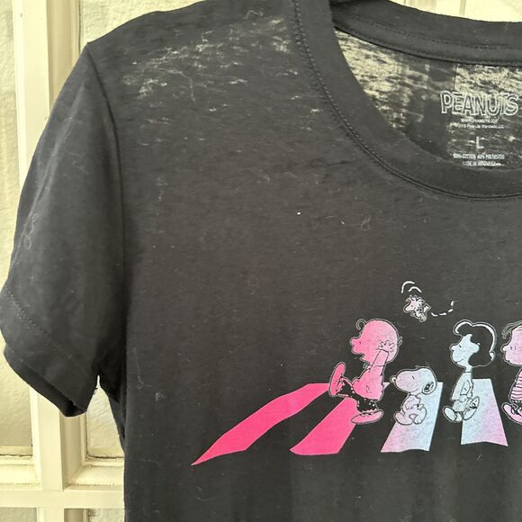 Peanuts T-shirt Juniors Large Tee Abbey Road Beatles Snoopy Charlie Brown - Picture 5 of 10